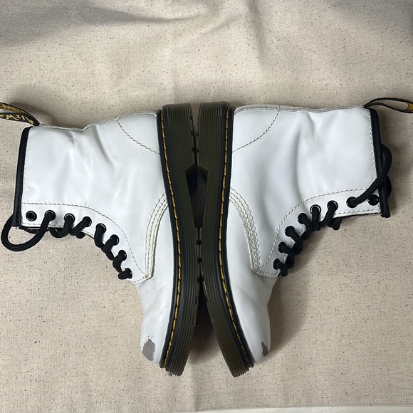 Dr. Martens air leather boots youth kids white with black laces rubber D… - Picture 2 of 11